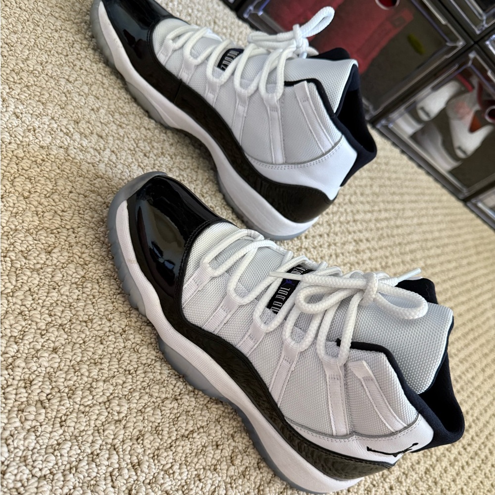 Jordan retro 11 size 7y